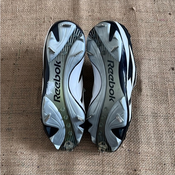 Reebok Men's Black and White Cleats - Picture 3 of 6